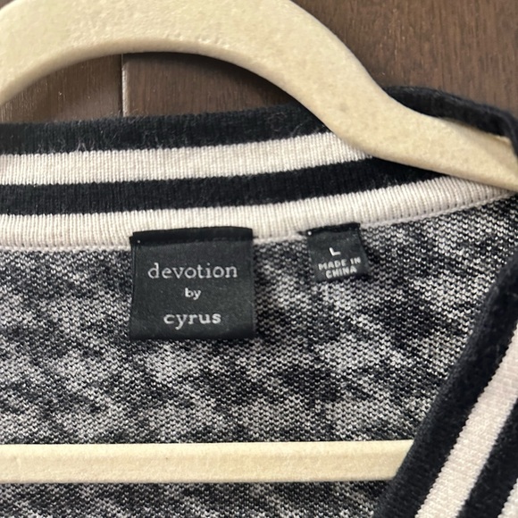 Devotion by Cyrus Houndstooth Cardigan - Picture 3 of 5